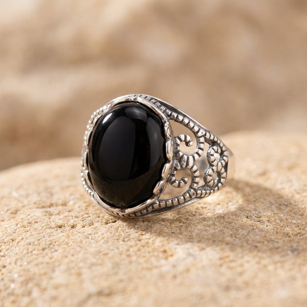 Pierścionek Zakotwiczona Spokój z czarnym agatem i srebrem