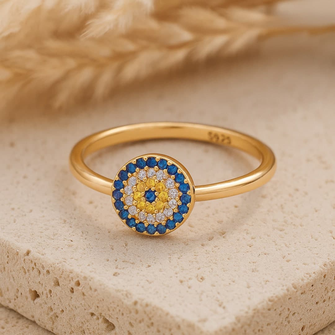 Pierścionek ochronny z niebieskim okiem